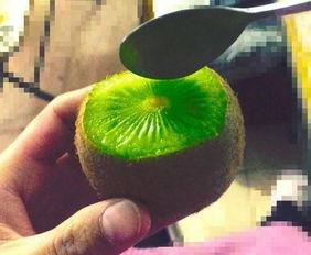 目前抖音比较火的吃瓜网红,揭秘热门事件背后的幕后故事